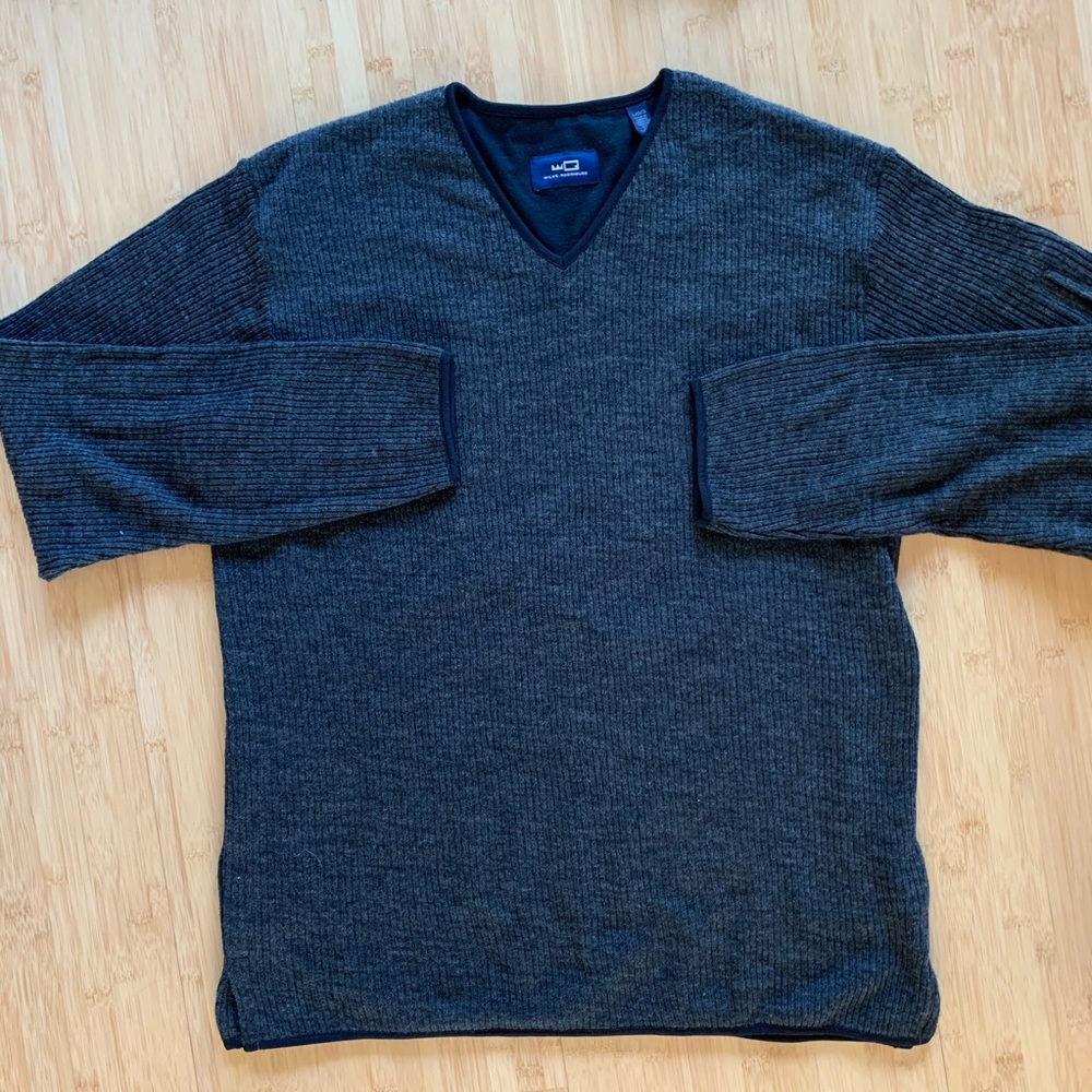 🖤Wilke-Rodriguez v-neck ribbed sweater - L